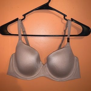 Victoria’s Secret bra 38b